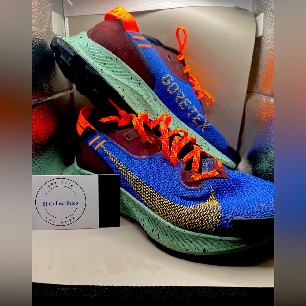 Nike PEGASUS TRAIL 3 GORE-TEX Rugged Running Shoes Size 8 Exillent Condition.